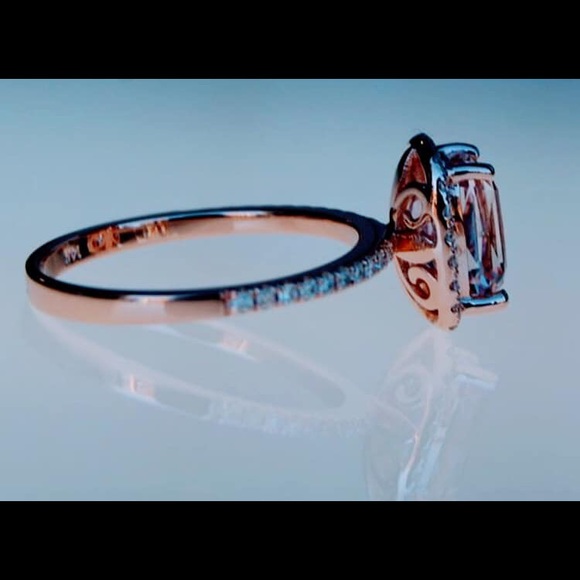 2ct peach sapphire ring - Picture 4 of 4